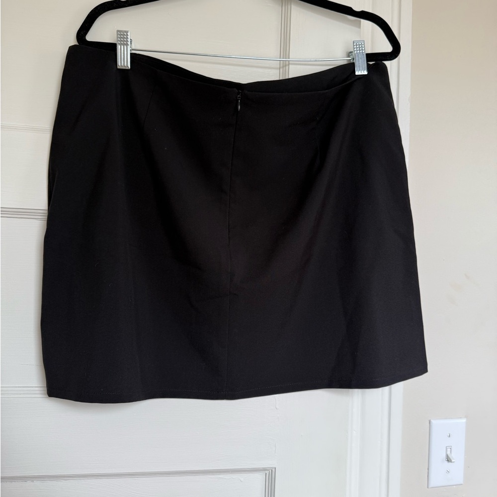 Elegant Black Women's Skirt